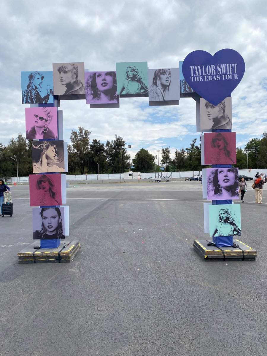 tayswiftmex_2's tweet photo. 🏟️| ¡Lista la entrada de la puerta 15! #MexicoCityTSTheErasTour #TSTheErasTour 🇲🇽✨ https://t.co/sBgheloLhO