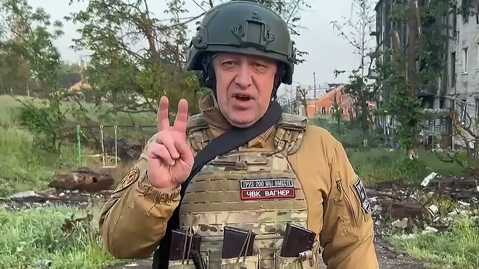 Os_Primetv's tweet photo. Wagner chief Yevgeny Prigozhin presumed dead after Russia plane crash
https://t.co/1oOZHYsDH5 #Wagner #Group #Chief #Prigozhin #Presumed #Dead #After #Russia #Plane #Crash https://t.co/eNmaN1uLCW