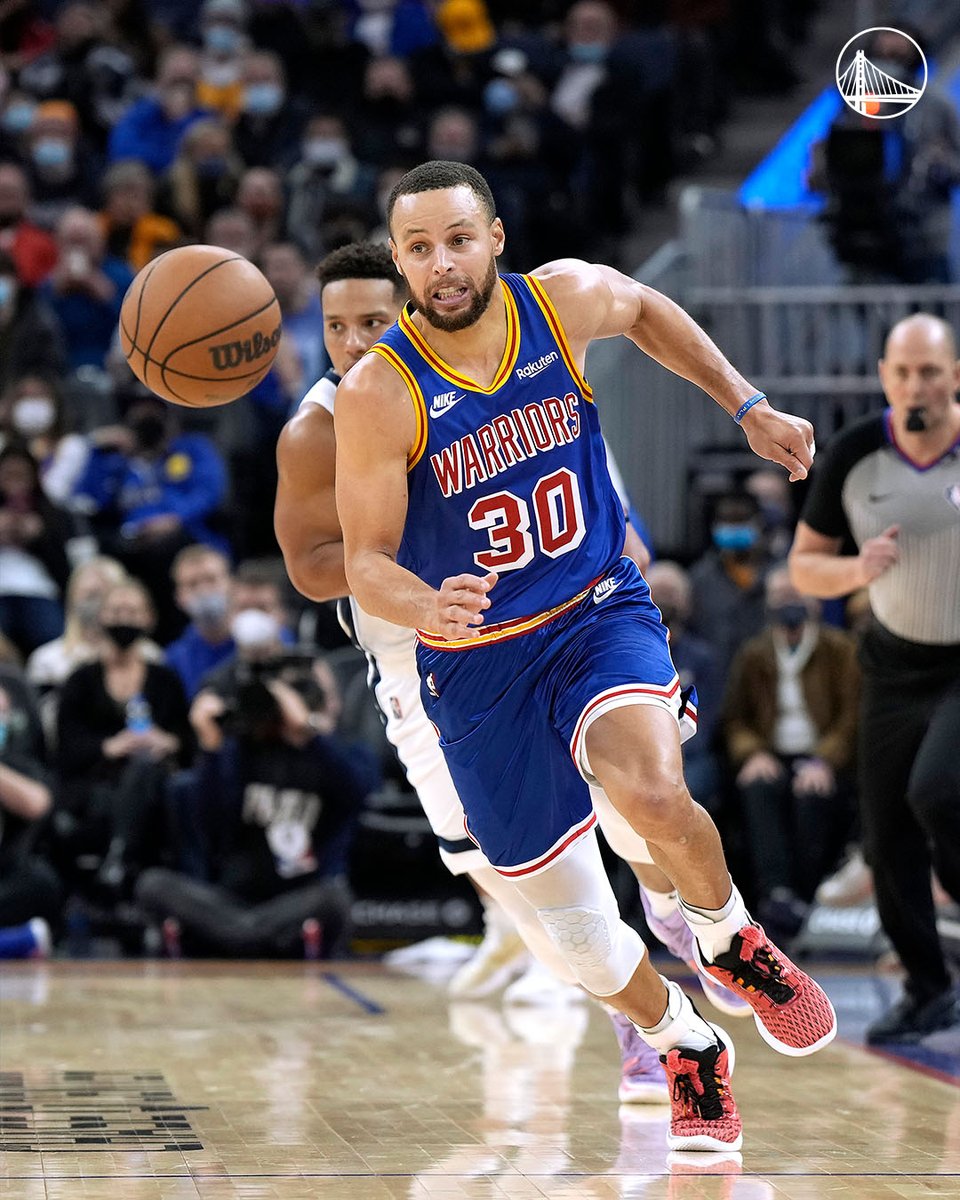 warriors's tweet photo. Stephen Curry holds the record for most career steals in franchise history. 1,419 and counting...

#DubsDefenseWeek https://t.co/v12SXjXfJn
