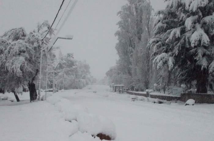 elcucodigital's tweet photo. El Manzano sigue aislado por la acumulación de nieve: Vialidad Mendoza trabaja para despejar las rutas
#nevadas #rutas #Intransitables #elmanzano #Tunuyán #vialidad #Mendoza #ElCucoDigital #ValleDeUco
https://t.co/64CofhlQPI https://t.co/bIVbI64Pju