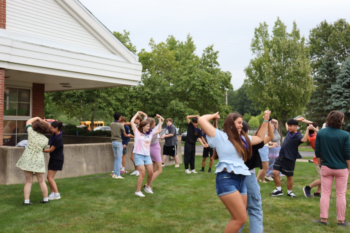 #OpeningDay at #LRA has finally arrived! The halls of #LakeRidgeAcademy are buzzing from #kindergarten to the lockers of #Seniors as we welcome back our Royals to kick off the 60th anniversary of the #school. It's going to be a great year!