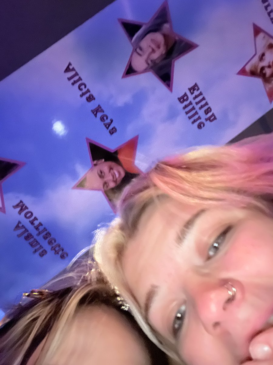 mo_lu_'s tweet photo. not an intern anymore and also my BESTIE GIRL https://t.co/KC1XEwopDc