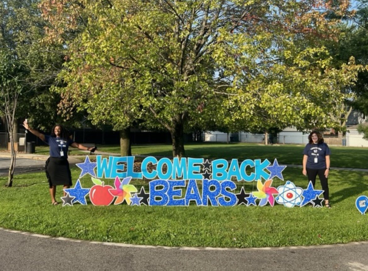 Shellie and I were so thrilled to welcome all of our new and returning Longfellow students and families!! Happy new school year!! #LongfellowBears #D97 #D97joy