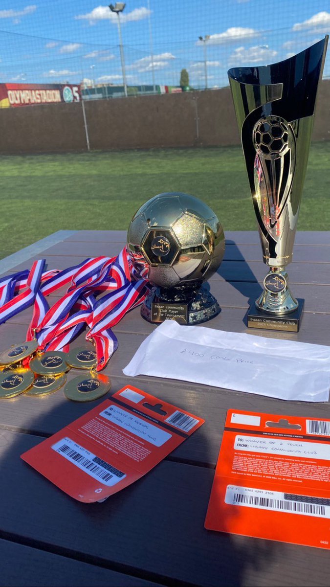 ihsaaancic's tweet photo. Alhamdulilah only through the aid of Allah we were able to successfully launch ihsaan. Bringing that many boys and seeing that much talent on show was amazing to see how much potential there is in our boys. May allah allow us to keep aiding our community. 
Love Ihsaan family❤️ https://t.co/SLeStidnkE