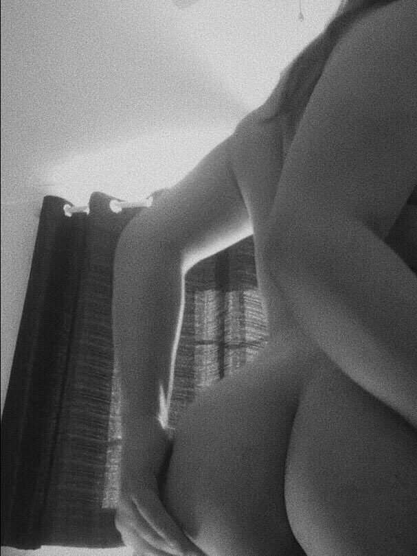 moonwitch886's tweet photo. Kiss or grab pm and retweet for hot Contents if you can handle me 🥵🔞 https://t.co/oQIWlBctrw