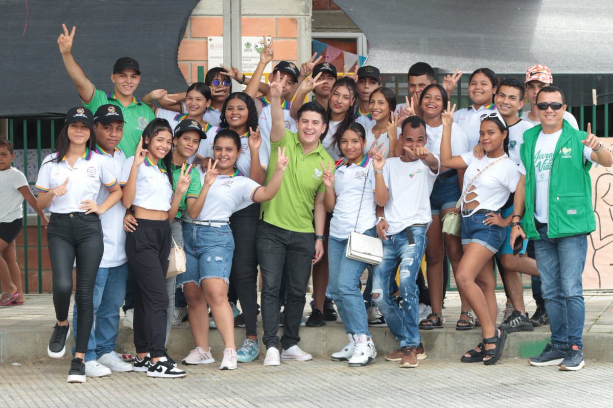 HospitalLaMaria's tweet photo. Nuestra #ColorRun 🎨🏃🏻‍♀️🏃🏿‍♂️ sigue en Bajo Cauca...

⏱️ Hoy estamos en Tarazá con jóvenes que quieren conocer su cuerpo y aprender sobre salud y derechos sexuales y reproductivos 🫡.

¡Un siglo trabajando con amor por la vida! 💚

@GobAntioquia @SaludAntioquia https://t.co/SKeLrnBX15