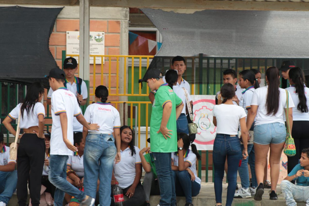 HospitalLaMaria's tweet photo. Nuestra #ColorRun 🎨🏃🏻‍♀️🏃🏿‍♂️ sigue en Bajo Cauca...

⏱️ Hoy estamos en Tarazá con jóvenes que quieren conocer su cuerpo y aprender sobre salud y derechos sexuales y reproductivos 🫡.

¡Un siglo trabajando con amor por la vida! 💚

@GobAntioquia @SaludAntioquia https://t.co/SKeLrnBX15