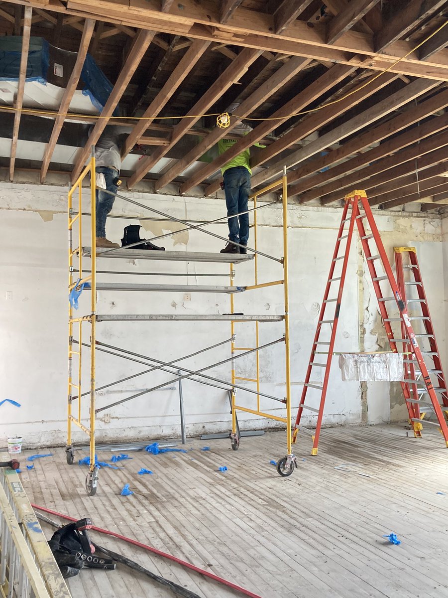 LeeSchools's tweet photo. Renovations are underway at the historic part of Fort Myers Beach Elementary. New classrooms and office space is being created so students can return to campus later this fall. #loveleeschools #leeschools #schooldistrictofleecounty https://t.co/eLR0rmEqQA