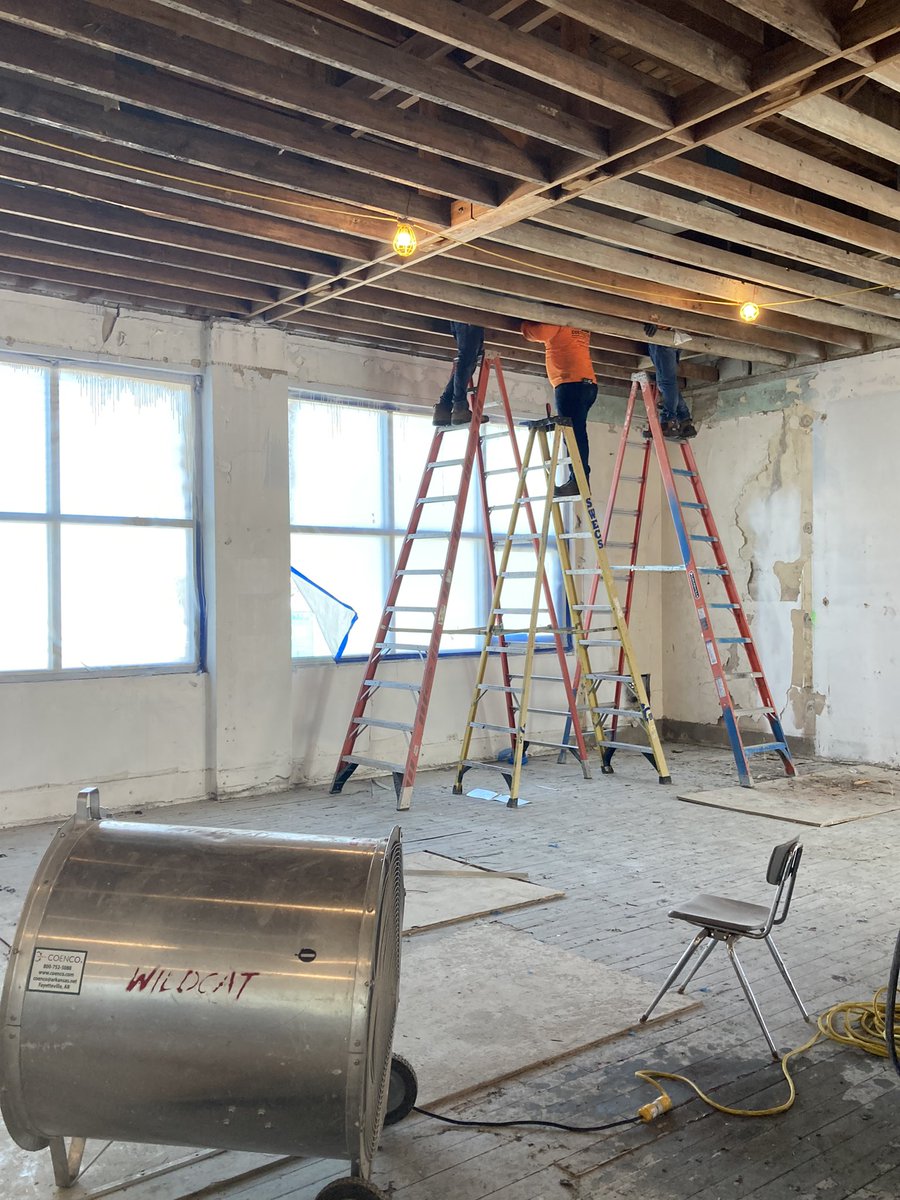 LeeSchools's tweet photo. Renovations are underway at the historic part of Fort Myers Beach Elementary. New classrooms and office space is being created so students can return to campus later this fall. #loveleeschools #leeschools #schooldistrictofleecounty https://t.co/eLR0rmEqQA