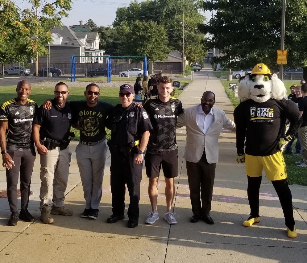 This morning, I was proud to join Columbus City Schools, City Year Columbus, and the Columbus Crew to welcome students on their first day of classes! 

As an enthusiastic graduate of Columbus City Schools, I am always happy to support our public schools, teachers, and students.