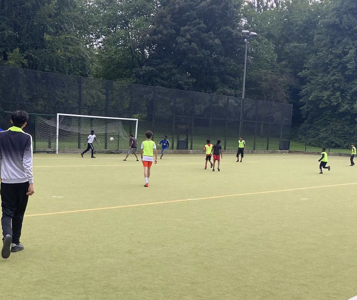 Some more photos of our sports session this evening 🏀 

Some of our young leaders helped to deliver this evenings session!🎉

Tomorrow our detached youth work team will be around Aston! 

Keep your eye out for red jackets & come and say hi!❤️

#detachedyouthwork #youngleaders