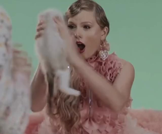 _tswift_tumblr's tweet photo. @taylornation13 Benji really said, "you'll never find another like me" <3
#4Ye https://t.co/LbTWtT9wXy