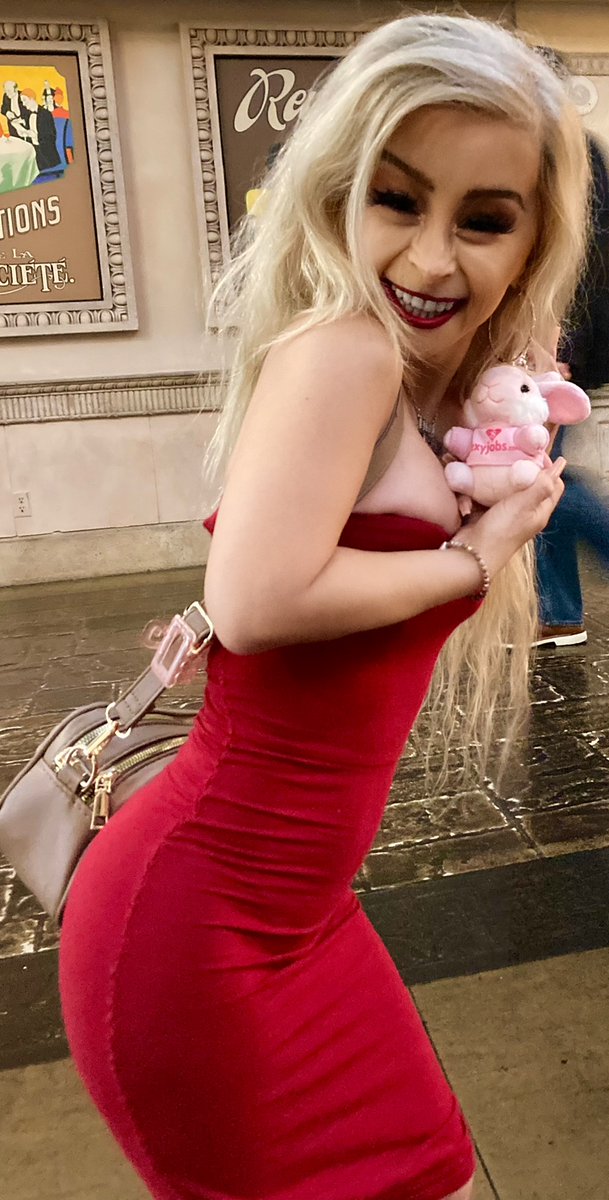The one and only Tiny Texie loves our famous Sexy Bunnies at the 30th Anniversary of the Exotic Dancer Expo Las Vegas!