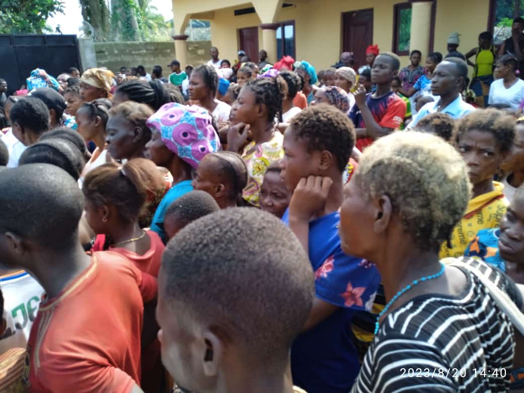 NgoyiPatrick11's tweet photo. #Equateur : Depuis #INGENDE, tous les habitants confirment la victoire de @moise_katumbi et de la Trésorière Nationale Adjointe de la Jeunesse Ensemble pour la République Mme #Patricia_ELEKO en Décembre.
Fidéliser tout Équateur pr @moise_katumbi est la détermination d Patricia https://t.co/2WchIskXLZ