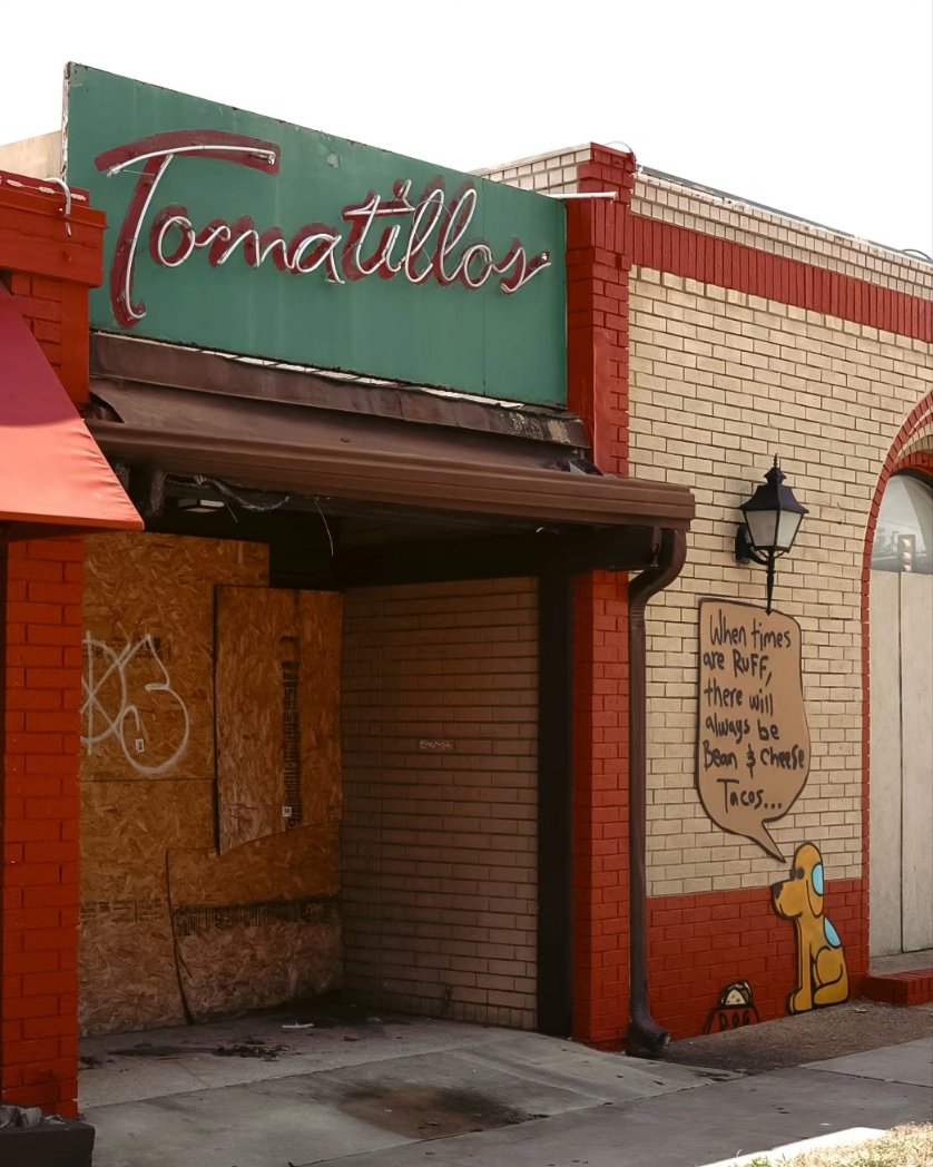 "When times are RUFF, there will always be bean and cheese tacos."
I put some street art up today, what do you think of it?
Signed prints are available on
albert-gonzales-art.myshopify.com/products/there…

#treblaart