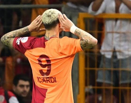 Mauro Icardi’si olan kazanır  👊  🟠🔴 
<a href="/GalatasaraySK/">Galatasaray SK</a>  #MOLvGS
#galatasaray <a href="/ultrAslan/">ultrAslan</a>