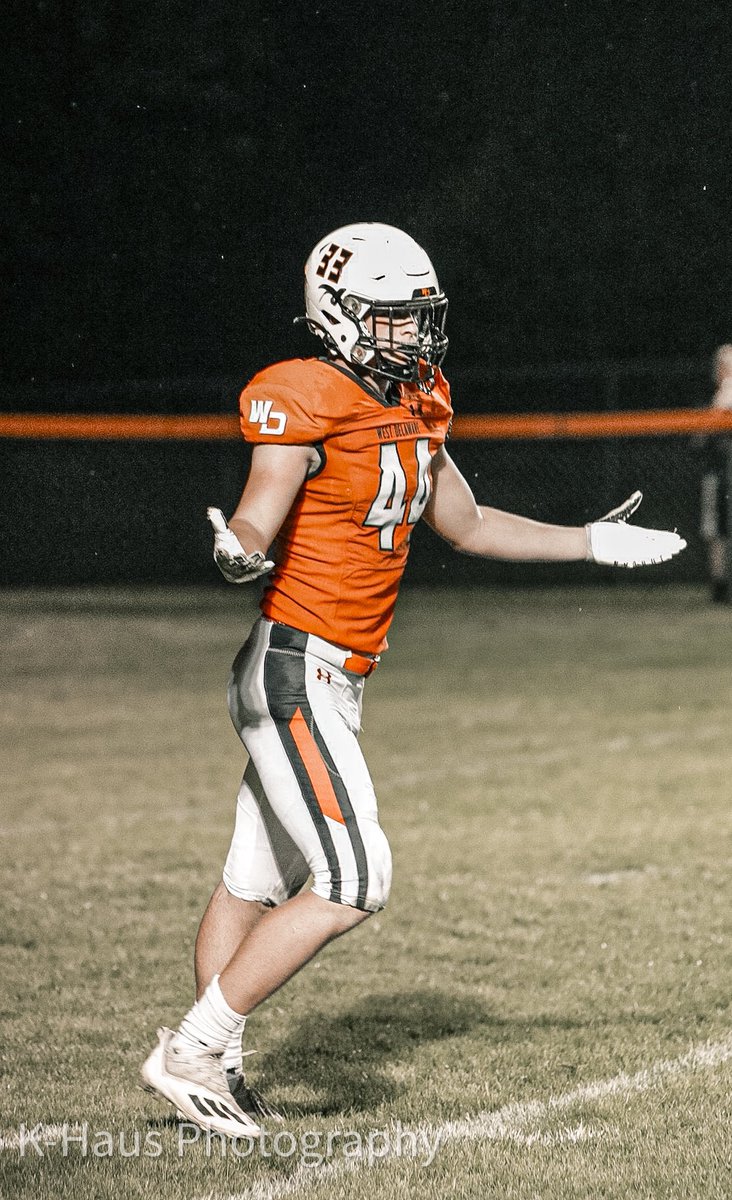 khauscreativeco's tweet photo. 2 more sleeps till FNL is back

#photographer #FNL #highschoolfootball https://t.co/2kGs6MBQnc