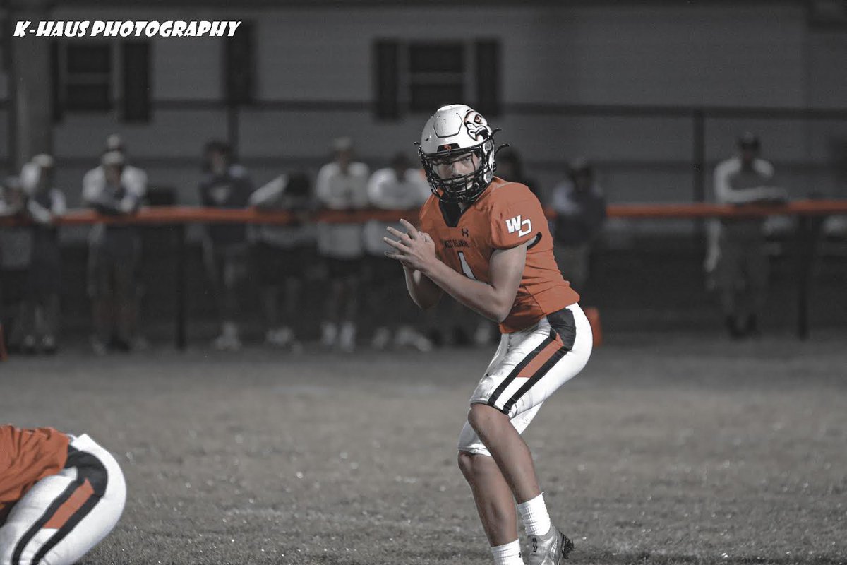 khauscreativeco's tweet photo. 2 more sleeps till FNL is back

#photographer #FNL #highschoolfootball https://t.co/2kGs6MBQnc