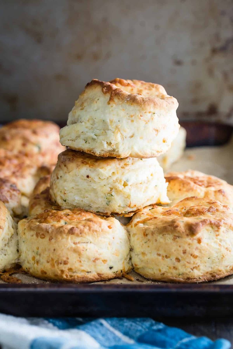 FoodnessG's tweet photo. Flaky Cheddar Biscuits! These are the easiest biscuits to make and perfect for pairing with your favorite beef chili

Recipe link here ---> https://t.co/CbvHFLnH81

#foodrecipes #easyrecipes #cookingtipsandtechniques #easyandsimplerecipes #foodnessgracious #fyp #basil #cheddar https://t.co/6cgy0cQyUX