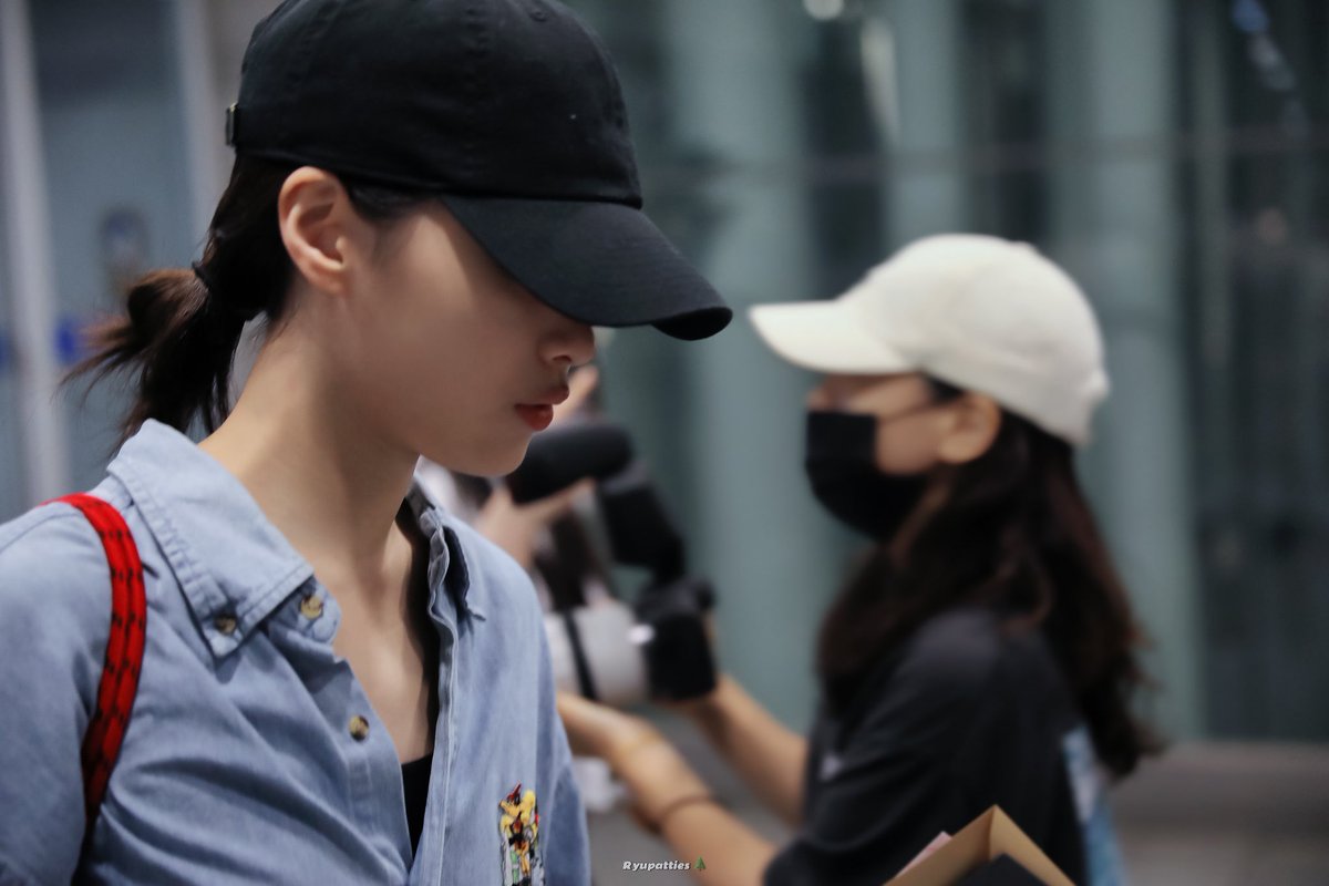Ryupatties's tweet photo. 230824 ICN 

💙

#ITZY #있지 #RYUJIN #류진 https://t.co/V76J9Vnm1f