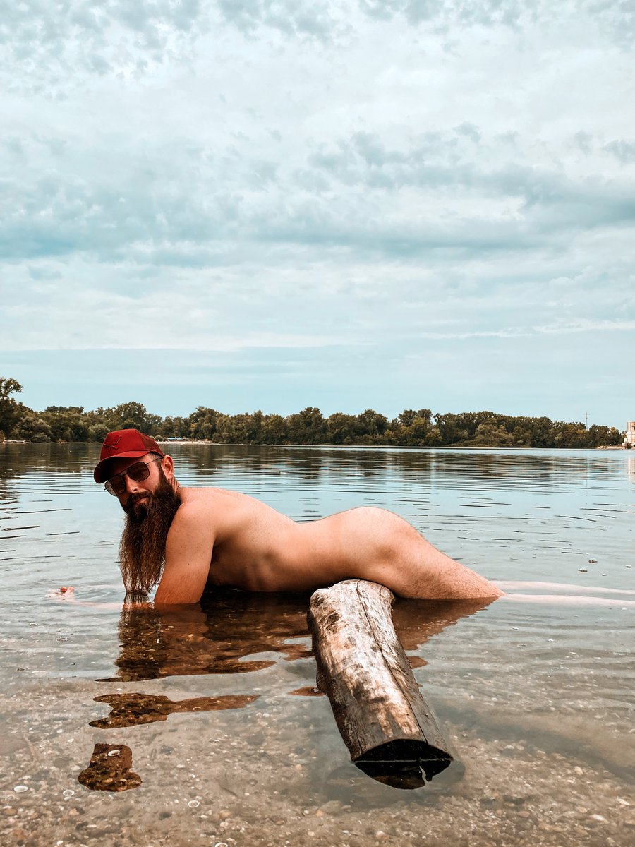 michaelbeard89's tweet photo. Hump Day🍑
#gay #hairy #malebutt #bubblebutt #gaybeard #bearded #gayhairy #MusclesMen https://t.co/LFP7tjB1UG