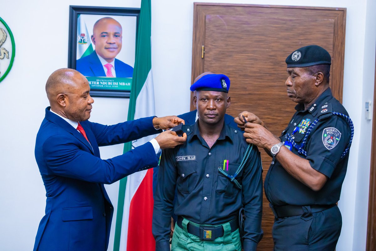 PNMbah's tweet photo. Yesterday, the Commissioner of Police, Enugu State Command, CP Kanayo Uzoegbu, and I decorated 5 newly promoted police officers serving in the Government House with their new ranks.

The officers who were all promoted from the rank of Inspector to Assistant Superintendent of Police (ASP) are Agbabi Sunday, George Christopher,  Ogbonna Anthony, John Sunday and Adekunle Yasere Ayo.

I was delighted to share in their happiness at reaching the milestone. I exhorted them to carry on serving with a sense of responsibility, commitment, and equity for everyone.

The police will continue to receive assistance from my government and the resources they need to fight crime.

Once again, congratulations!
