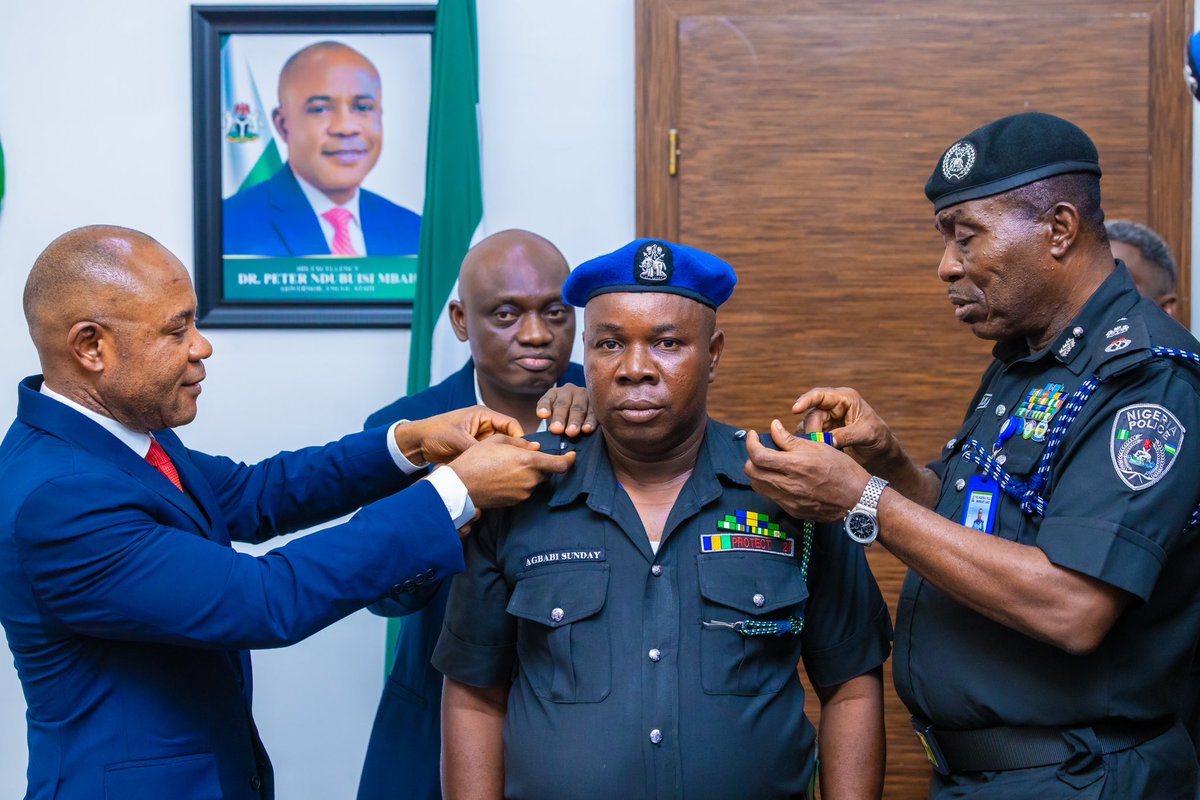 PNMbah's tweet photo. Yesterday, the Commissioner of Police, Enugu State Command, CP Kanayo Uzoegbu, and I decorated 5 newly promoted police officers serving in the Government House with their new ranks.

The officers who were all promoted from the rank of Inspector to Assistant Superintendent of Police (ASP) are Agbabi Sunday, George Christopher,  Ogbonna Anthony, John Sunday and Adekunle Yasere Ayo.

I was delighted to share in their happiness at reaching the milestone. I exhorted them to carry on serving with a sense of responsibility, commitment, and equity for everyone.

The police will continue to receive assistance from my government and the resources they need to fight crime.

Once again, congratulations!