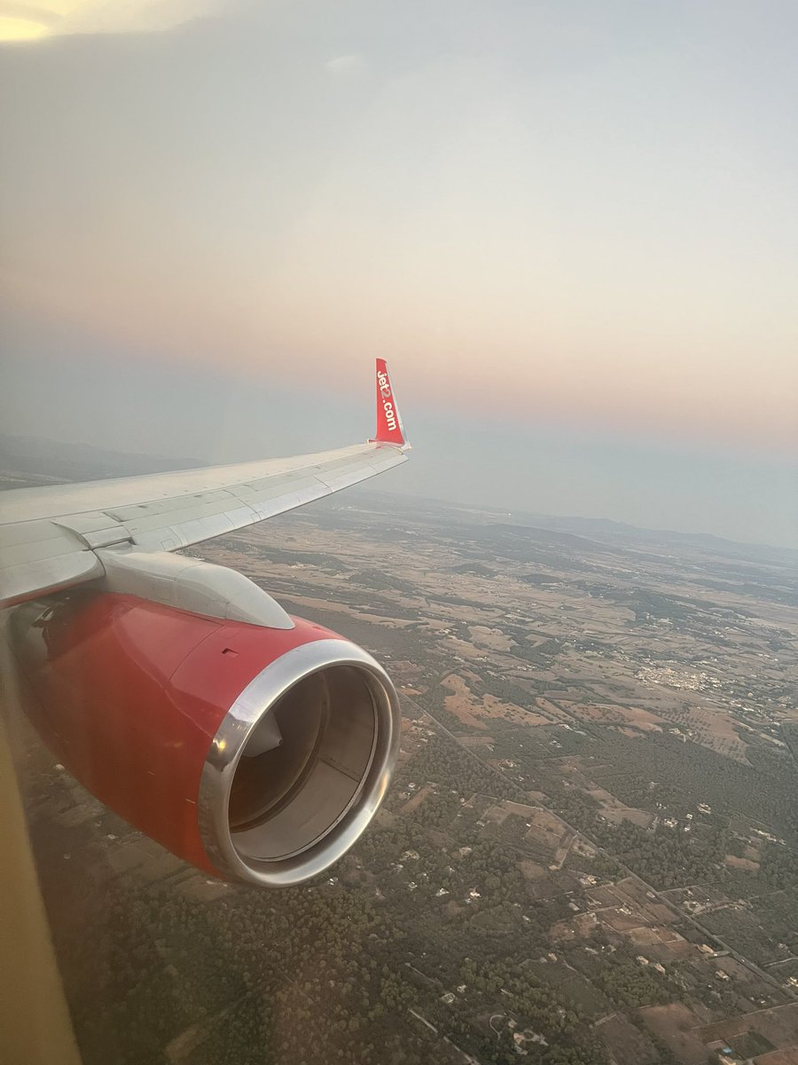 C18S24's tweet photo. @airlinerslive G-LSAB to PMI https://t.co/4os4FAWsbY