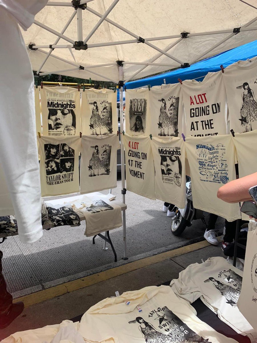 taylorslavender's tweet image. BRO THIS MERCH ATE SO HARD