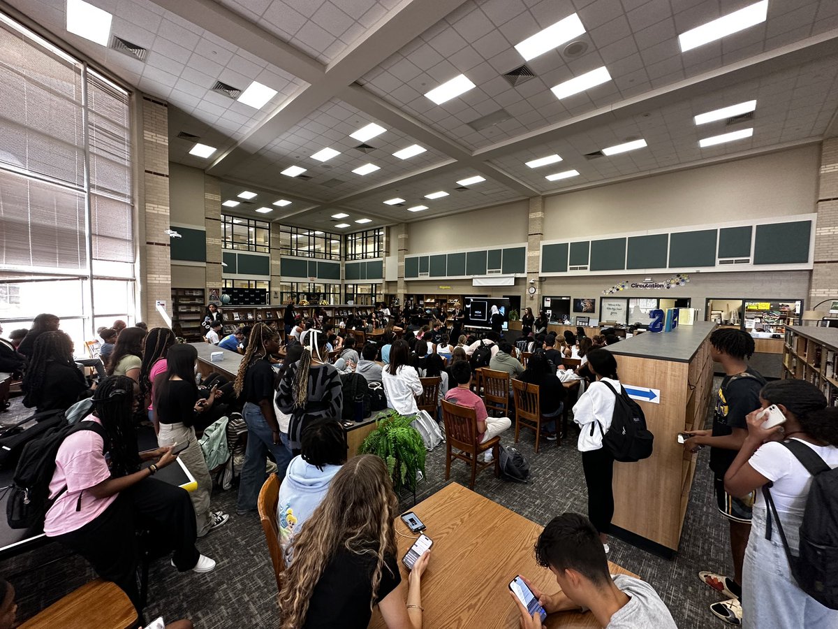 foster_hosa's tweet photo. So many students interested in HOSA this year! https://t.co/2VpRlOS1Oh