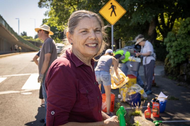 Trouble in your Portland neighborhood — crime, noise, protests, disobedience — and who to call, other than police? In Laurelhurst, it's TJ Browning, the take-charge, proud community leader. Here's Pamplin Media Group's "Amazing Neighbors" feature on TJ:
portlandtribune.com/news/amazing-n…