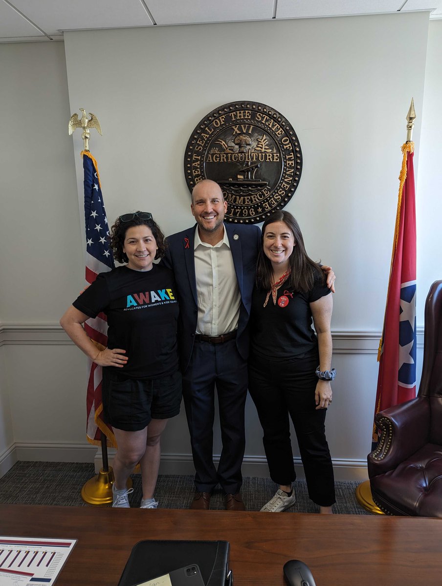 nashtivists's tweet photo. Several East Nashtivists participated in the @AwakeTN Day on the Hill today, meeting with legislators and talking about gun safety. #Advocacy #UnitersInAction #EndGunViolence https://t.co/UHh5HwlBAB