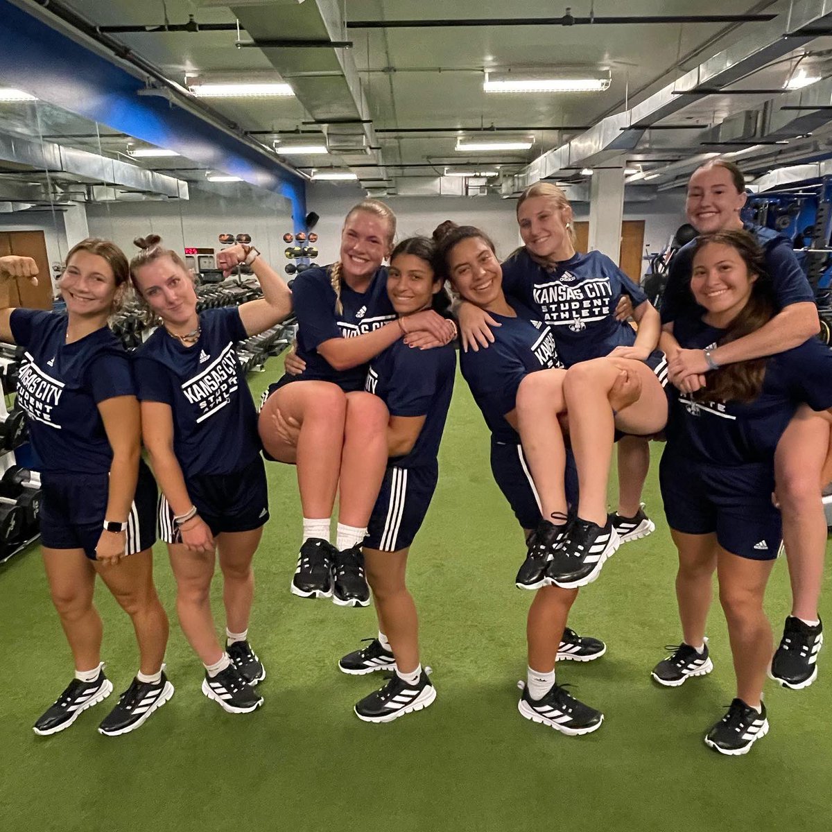 kcroossb's tweet photo. The Roos are BACK‼️
Testing Day 1✅ #ROOUP https://t.co/2ZnrLFMm5E