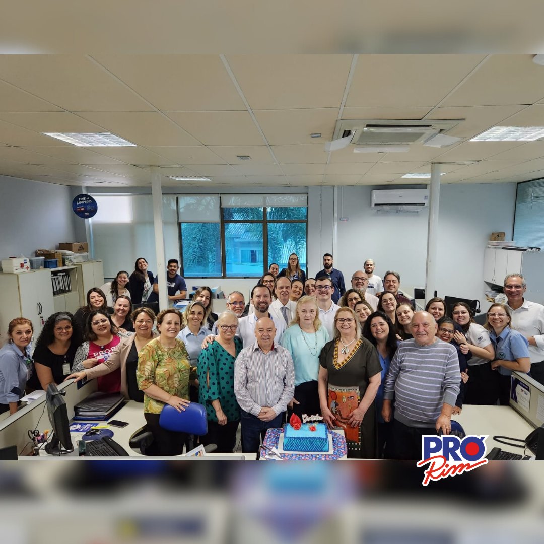 prorim's tweet photo. Como é lindo o sentimento de gratidão 🩷 

Na segunda-feira, 21/08, nossa paciente Rose Capelari, veio de Campos Novos (400km de Joinville) para comemorar com a gente seus 30 anos de transplante renal! 🥰🥳

Vida longa, Rose! É um privilégio comemorar a vida com você! https://t.co/yHRMiGyBnc