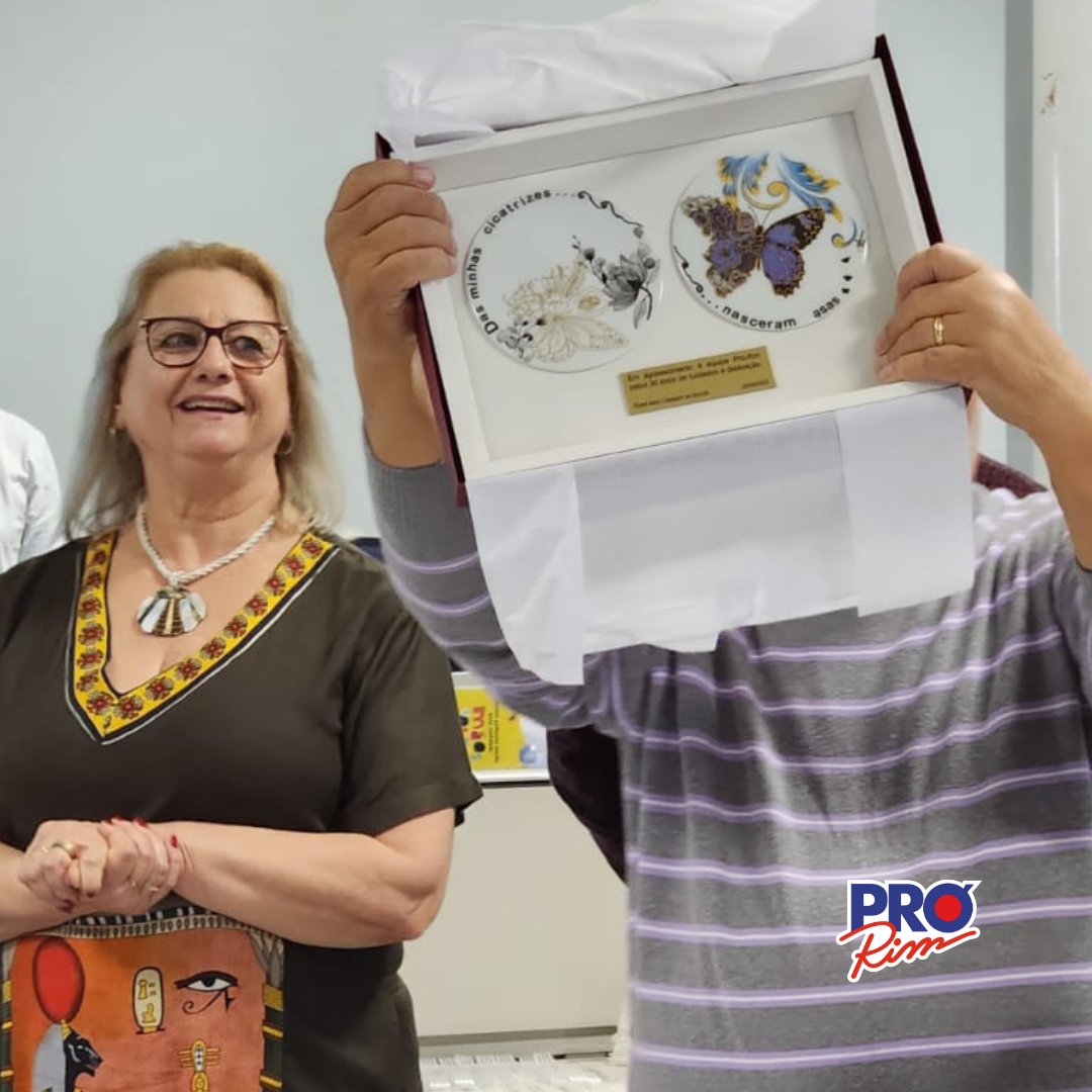 prorim's tweet photo. Como é lindo o sentimento de gratidão 🩷 

Na segunda-feira, 21/08, nossa paciente Rose Capelari, veio de Campos Novos (400km de Joinville) para comemorar com a gente seus 30 anos de transplante renal! 🥰🥳

Vida longa, Rose! É um privilégio comemorar a vida com você! https://t.co/yHRMiGyBnc