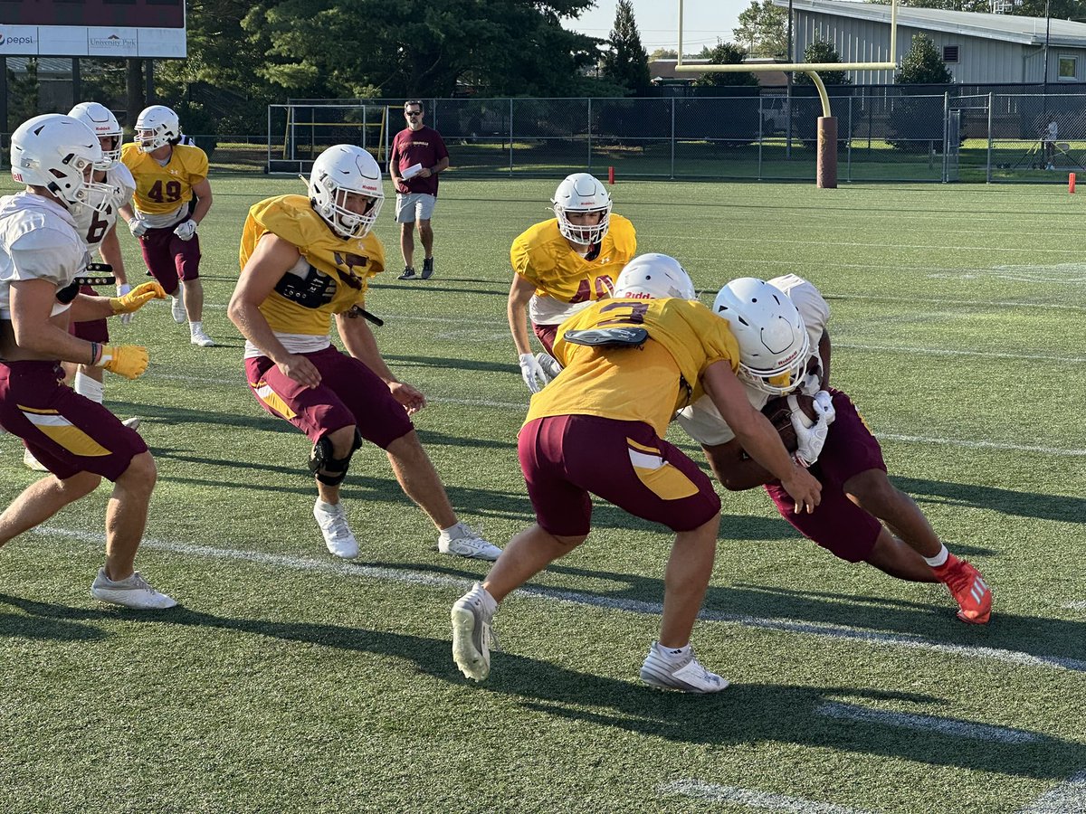 SeaGullFootball's tweet photo. Intrasquad 2️⃣ was a success!

9️⃣ days till the real thing…

Got to get better everyday.

#GoGulls #GoldPride https://t.co/dyxXXlHCqV