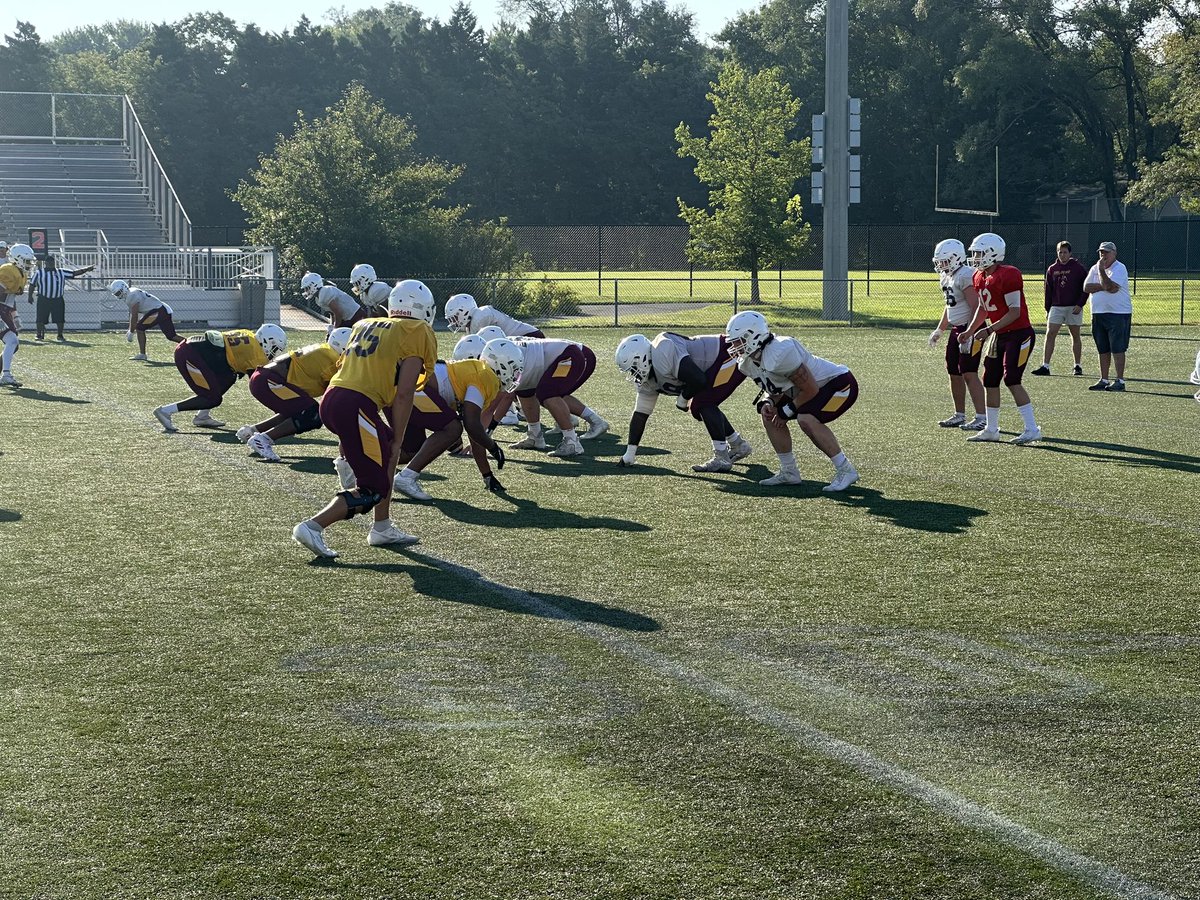 SeaGullFootball's tweet photo. Intrasquad 2️⃣ was a success!

9️⃣ days till the real thing…

Got to get better everyday.

#GoGulls #GoldPride https://t.co/dyxXXlHCqV