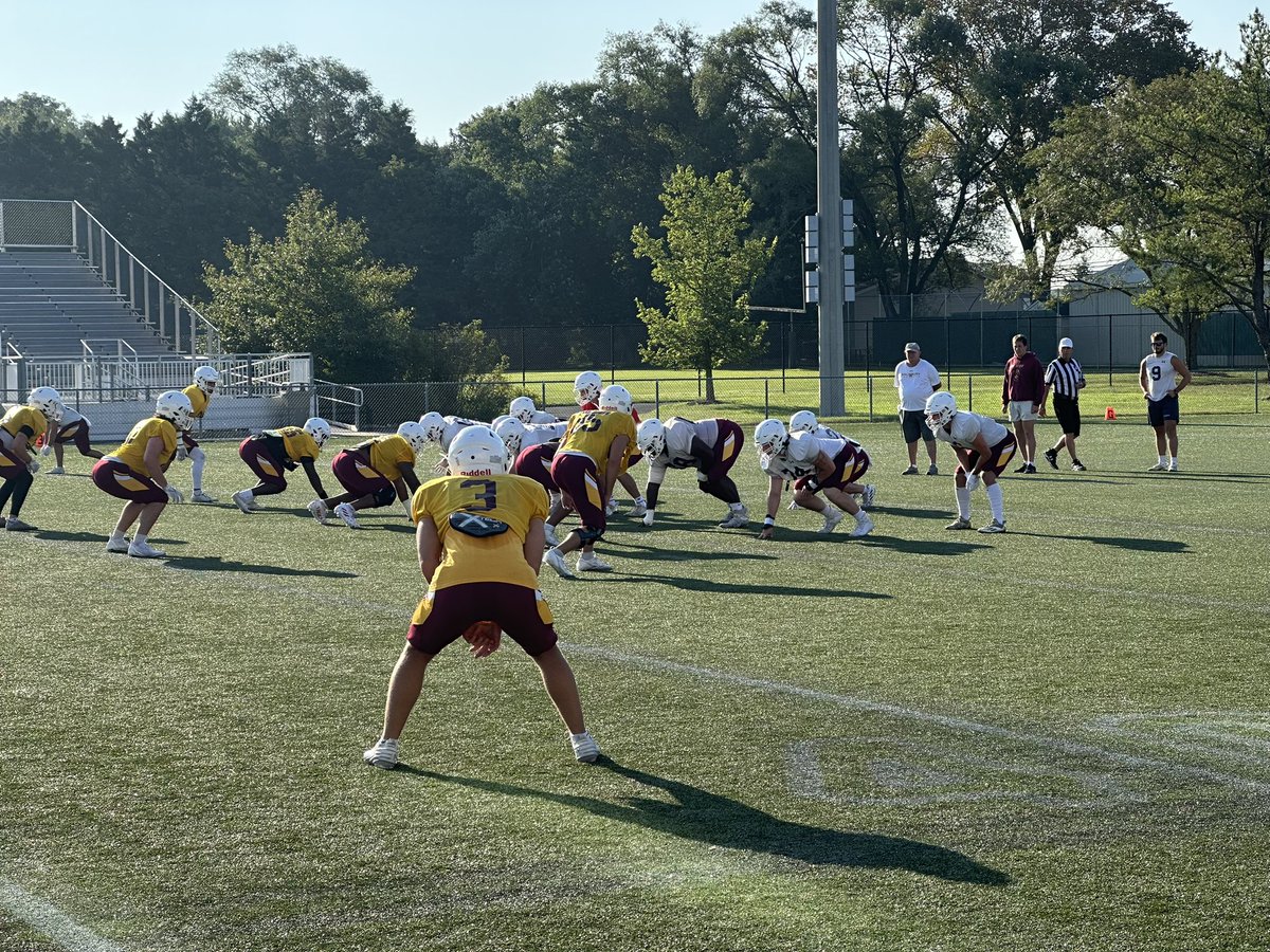 SeaGullFootball's tweet photo. Intrasquad 2️⃣ was a success!

9️⃣ days till the real thing…

Got to get better everyday.

#GoGulls #GoldPride https://t.co/dyxXXlHCqV