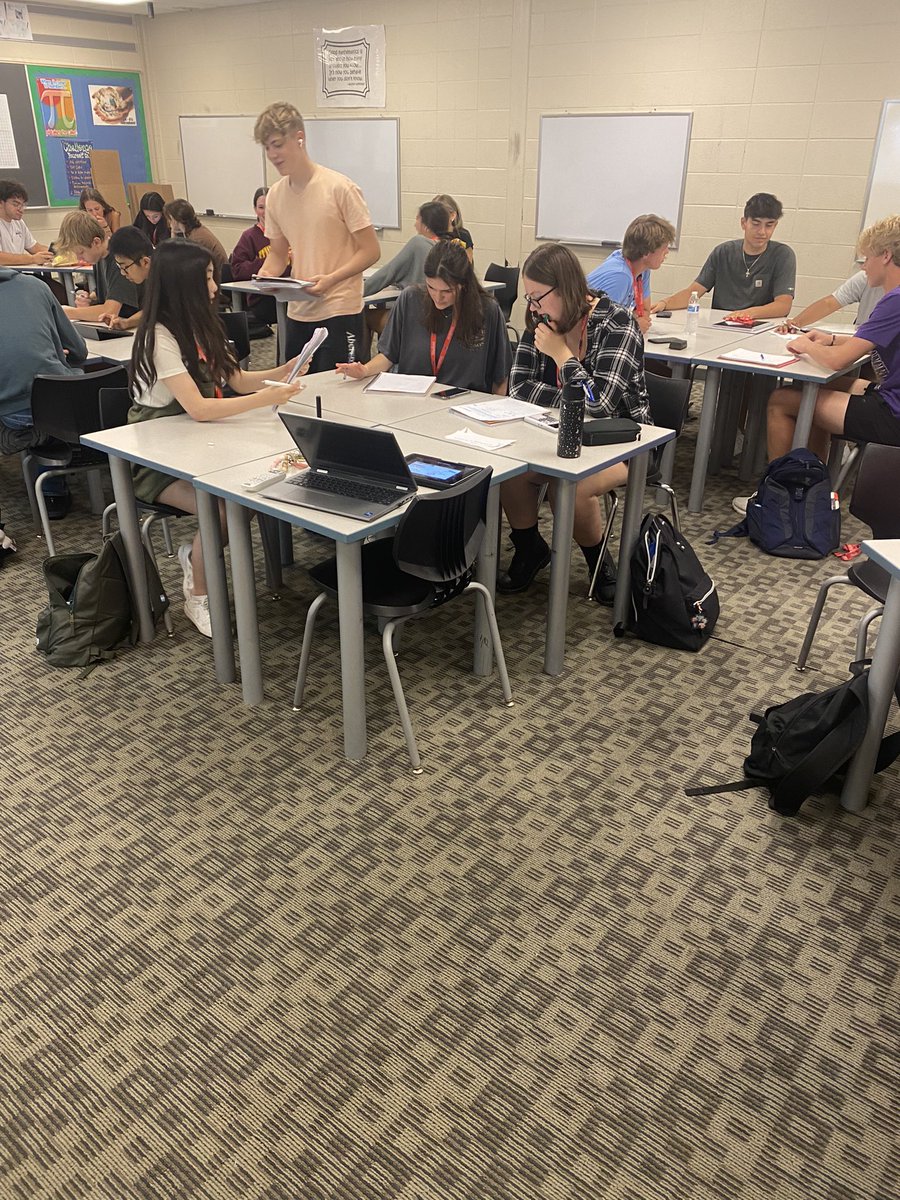 angieczajkowska's tweet photo. What you see is the triple C happening in our Math classes! Students are Collaborating-Communicating-Committing to their learning! #empower95 #LZMATH https://t.co/fy7Jhey9gY