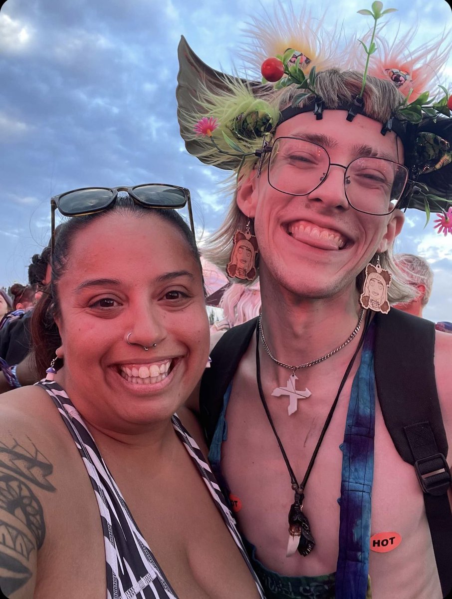 Still screaming because I ran into <a href="/TwinkBussyChase/">TWINK BUSSY CHASE🔜UR MOMS HOUSE</a> at the <a href="/BassCanyon/">Bass Canyon</a> pre-party!! 🙌🏽😍