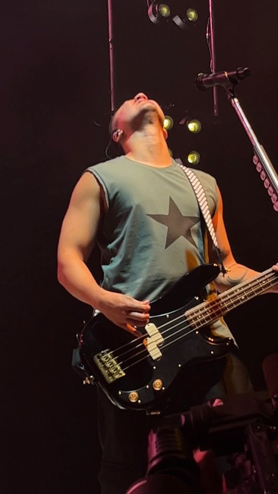 lexi (@joshuatreesos) on Twitter photo 