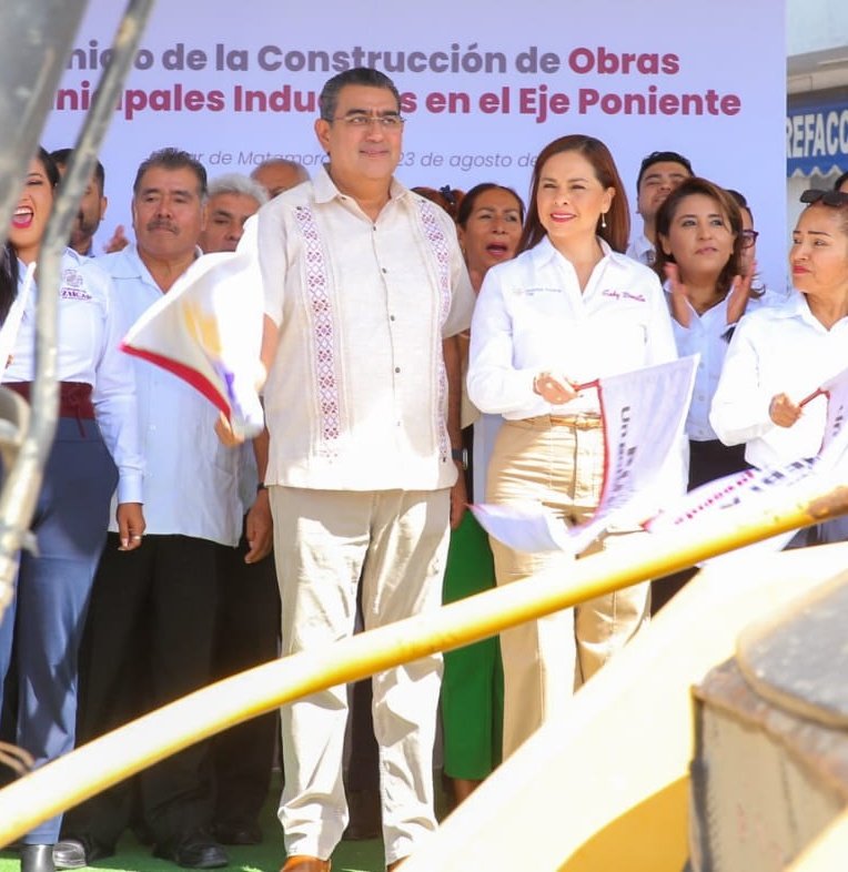 Divandelamujer's tweet photo. 💜 // #GabyBonilla #SEDIF #Puebla

Gaby Bonilla promueve al frente de  SEDIF acciones para dignificar vida de personas en situación vulnerable.
 
#GobiernoDelEstado 
#SergioSalomonCespedes 
#GabyBonilla https://t.co/1SCyCQFZHc