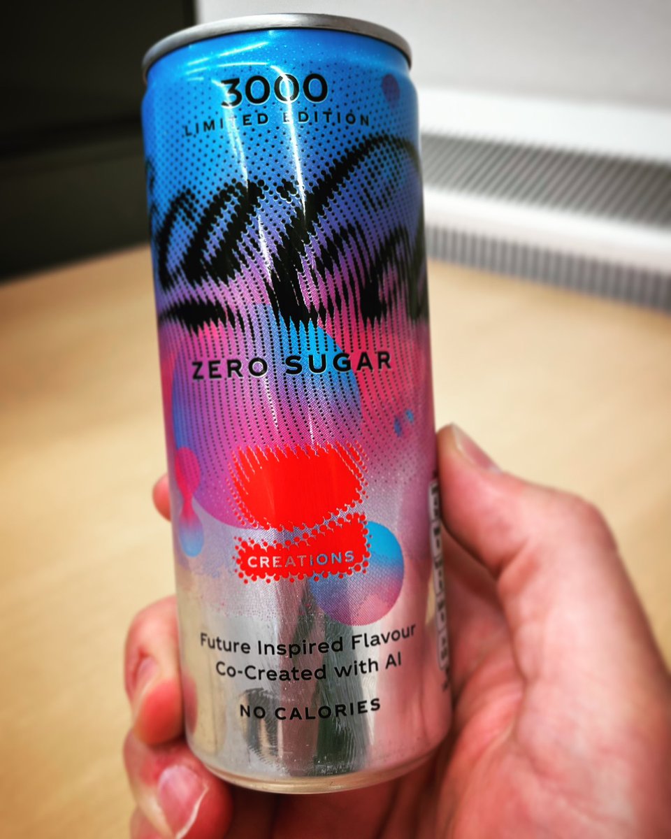 Ik dronk de nieuwe <a href="/CocaCola/">Coca-Cola</a> #Creations  #3000 (die in de USA #Y3000 heet) en vond ‘m mwah.

Weer lastig te duiden wat het smaakje is. In ieder geval nogal behoorlijk zoet, heeft iets weg van biggetjes (snoep).

Terug naar vanille dan maar…