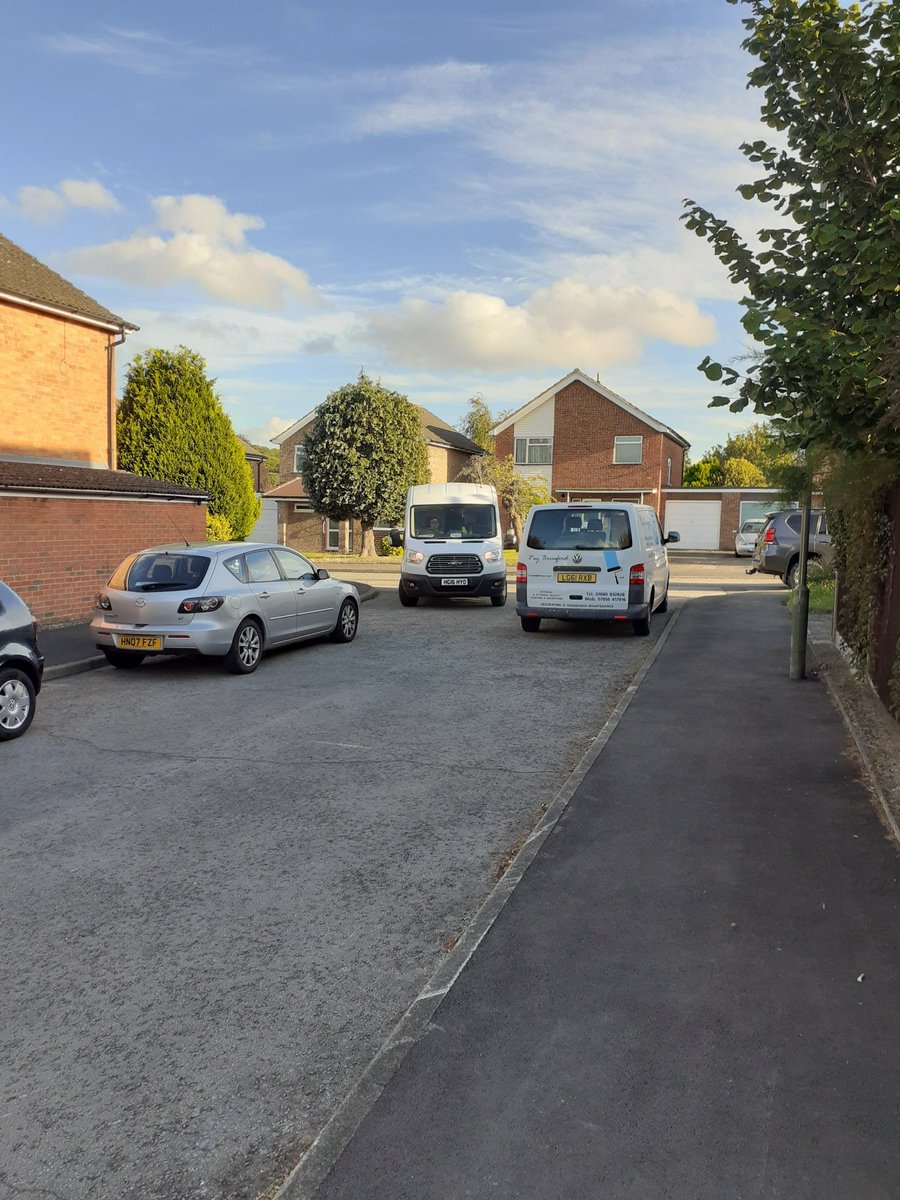 jamesb155's tweet photo. Called the Met police when unable to drive past inconsiderately parked vehicles to reach our own property. No one attended. Complained here, was promised a call today and...nothing. @metpoliceuk https://t.co/B7ppaJ8Mfl