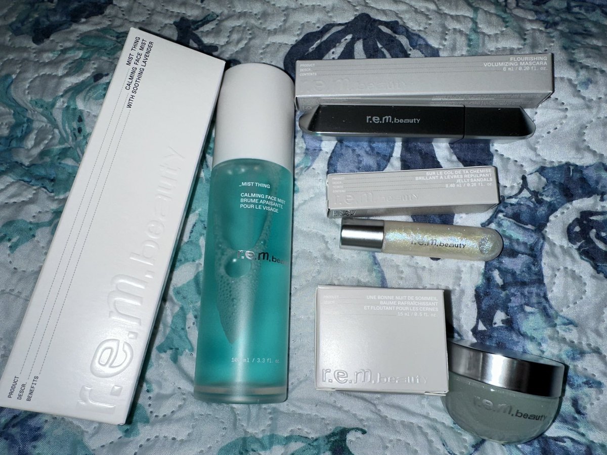 sweetenerlights's tweet photo. my r.e.m. beauty haul! im obsessed with mist thing 🤌 @rembeauty #rembeauty #mistthing #ArianaGrande https://t.co/c4AUfppLSb