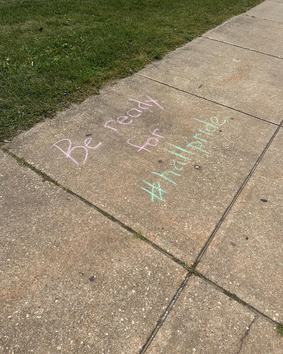 Hall_Pride's tweet photo. A big thank you to several of our Rotary Club members for chalking positive messages for the Class of 2027. Rotary students also helped teachers in the classroom. 

We are ready for the Class of 2027! 

#hallpride 🐊 #bcpsbacktoschool https://t.co/wWDeBvzpbH