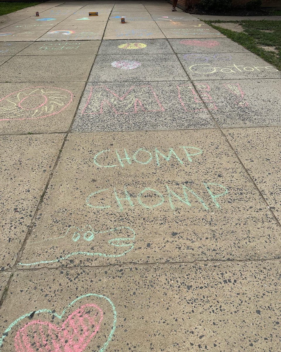 Hall_Pride's tweet photo. A big thank you to several of our Rotary Club members for chalking positive messages for the Class of 2027. Rotary students also helped teachers in the classroom. 

We are ready for the Class of 2027! 

#hallpride 🐊 #bcpsbacktoschool https://t.co/wWDeBvzpbH