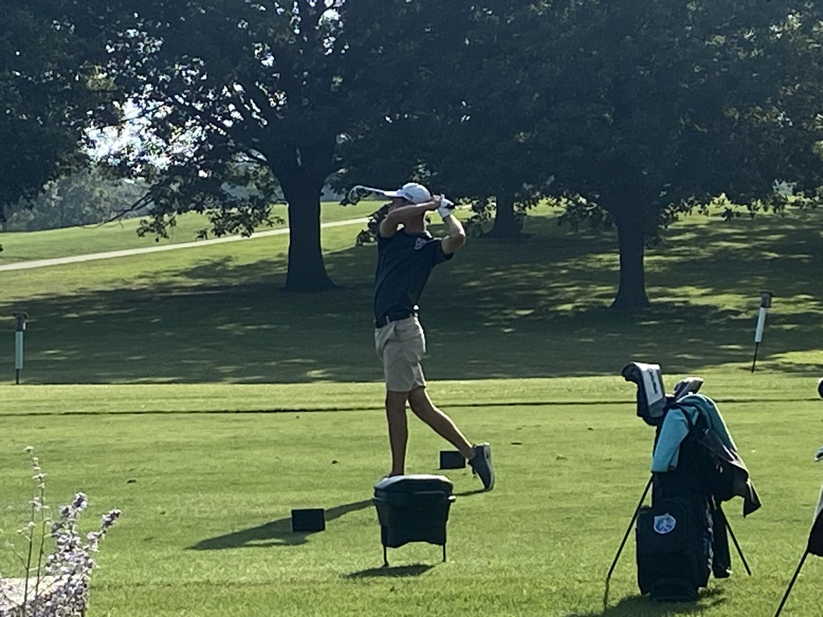 MaroonCrew's tweet photo. The Dowling Boys Golf team didn’t let the steamy conditions today get to them as they placed 3rd out of 11 teams at the Dragon Invitational hosted at Jester Park Golf Course!

Matt Dorsey was the overall Runner-Up shooting 71! 

Way to go, boys!🔥⛳️ https://t.co/UrcSKjtnxi