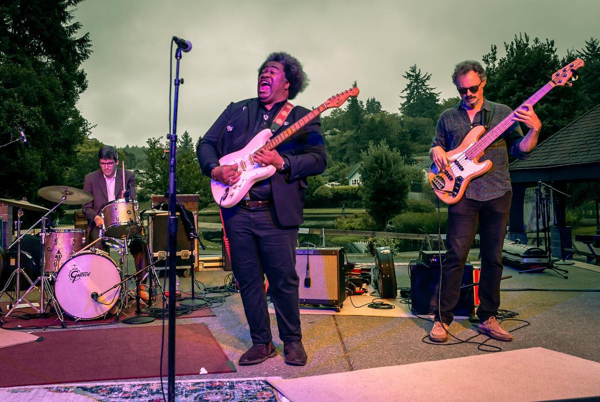 madisonhouse's tweet photo. @TrueLovesBand tour is off to a great start 🔥 Check out their upcoming shows at https://t.co/ywHqZYO35c!

📸: Darren Sherley https://t.co/6NHmSkJvUt