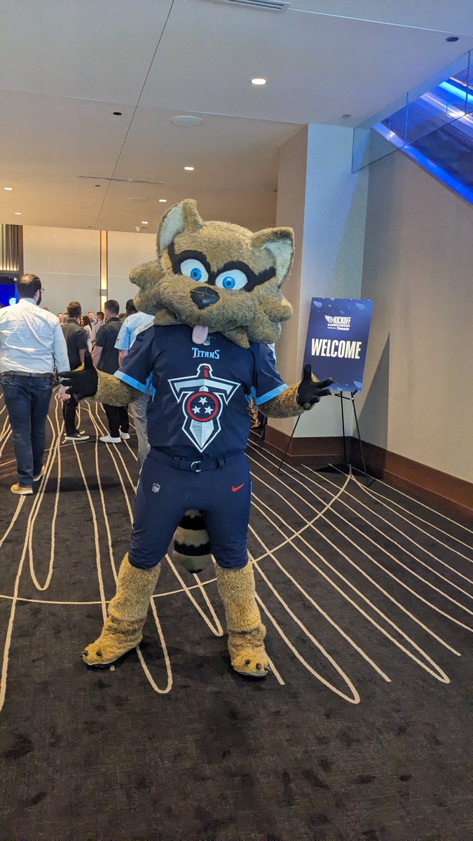 Polsinelli's tweet photo. Our #Nashville office was excited to be a sponsor of the Tennessee @Titans Kickoff Luncheon, which raised money for the #TitansFoundation, which reaches the greater Tennessee communities &amp;strives to create generational change one person, one family, and one community at a time. https://t.co/T4vgx7I5UV